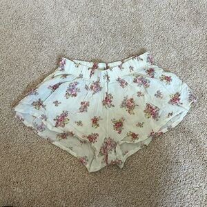 Brandy Melville cute summery shorts S